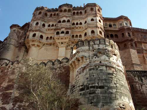 Exploring Jodhpur: The Ultimate taxi Service in jodhpur for Your Adventure